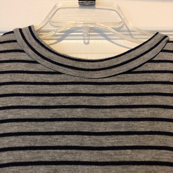 Flowy grey and navy sleeveless top - Picture 3 of 4